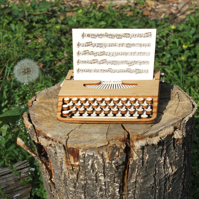 Macchina da scrivere da tavolo - immagine 4