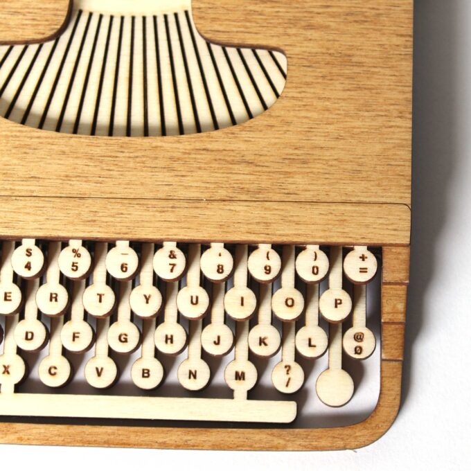 Dettaglio Macchina da scrivere in legno
